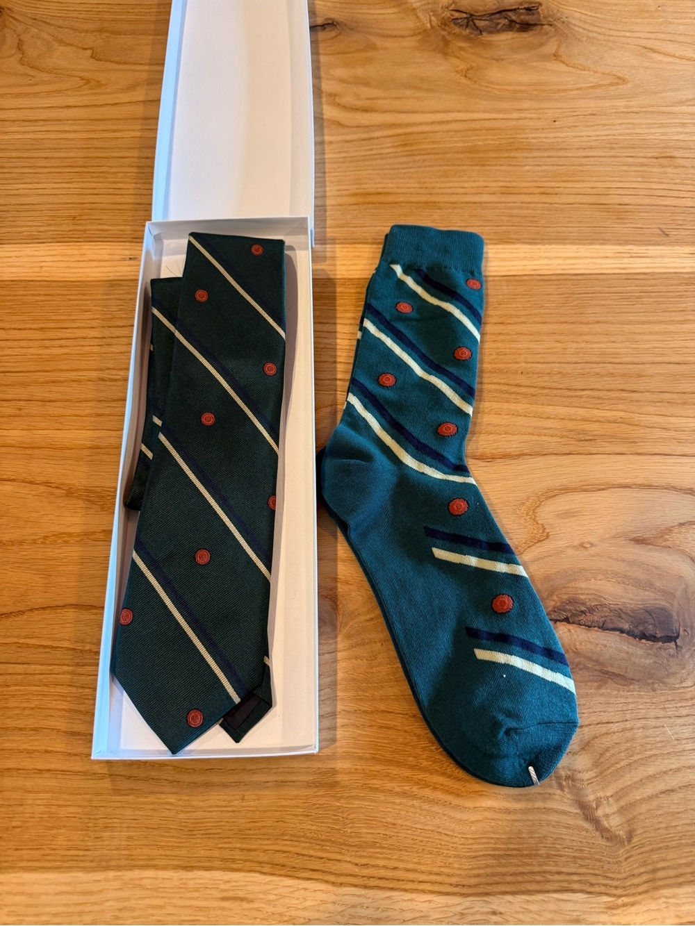 Red Canoe New Silk Tie & Matching Socks - giftable